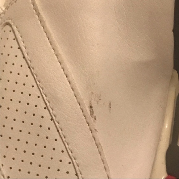 Womens Puma shoes - Picture 3 of 5